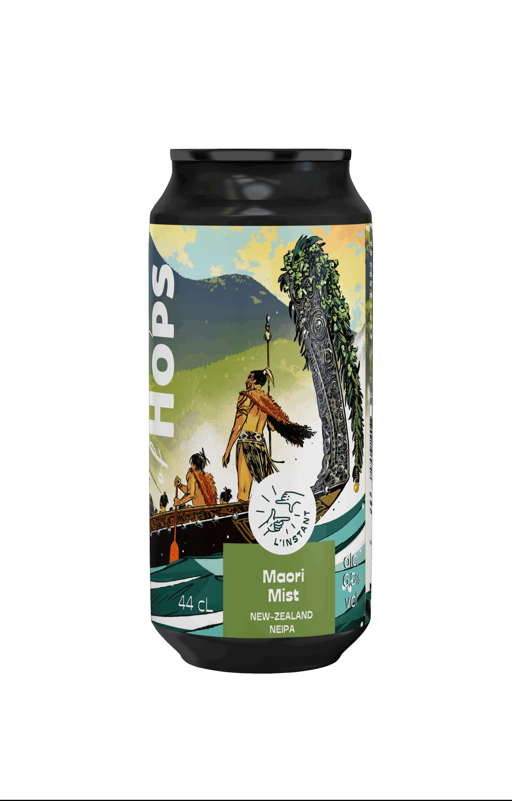 Mockup-Maori-Mist Visuel de la canette de Maori Mist avec un maori sur un bateau traditionnel au large de la Nouvelle-Zélande